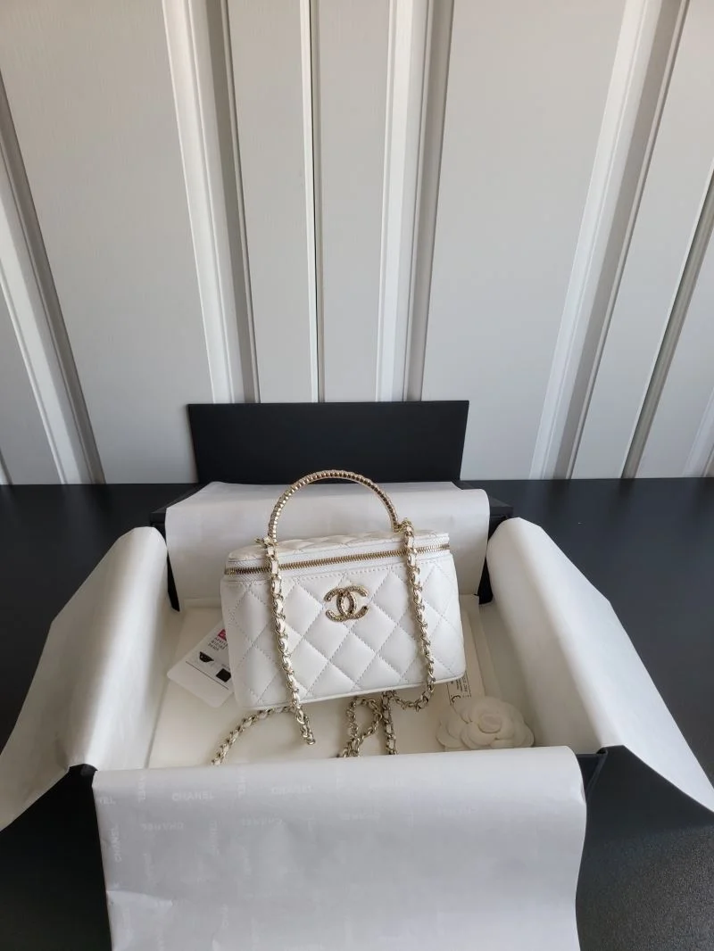 Bright Chanel Cosmetic Bags 55162