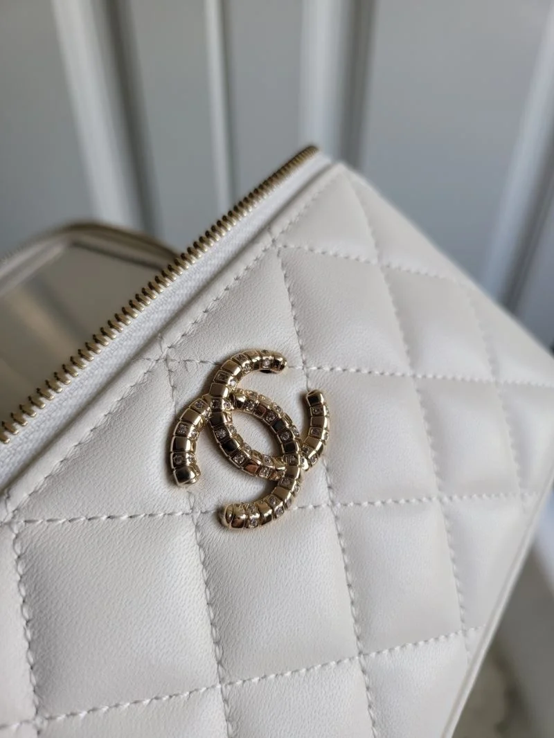 Bright Chanel Cosmetic Bags 55162