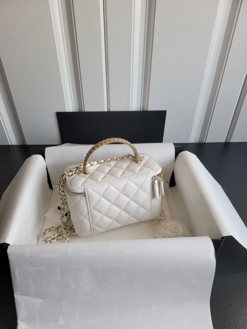 Bright Chanel Cosmetic Bags 55162