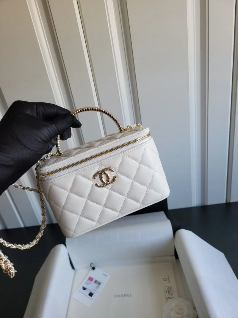 Bright Chanel Cosmetic Bags 55162