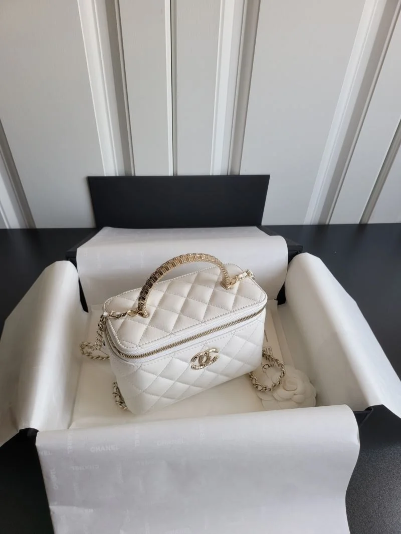 Bright Chanel Cosmetic Bags 55162