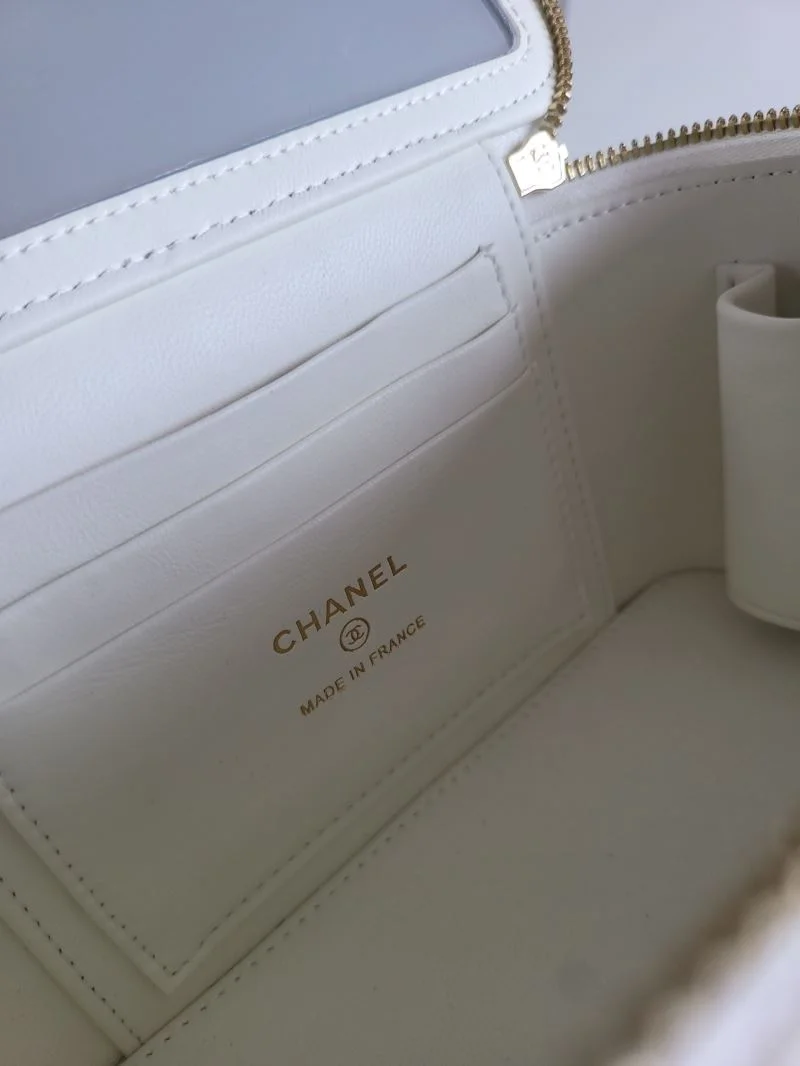 Chanel Cosmetic Bags Bold 55203