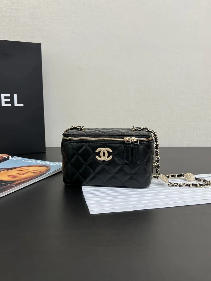 Tailored Chanel Cosmetic Bags 55110