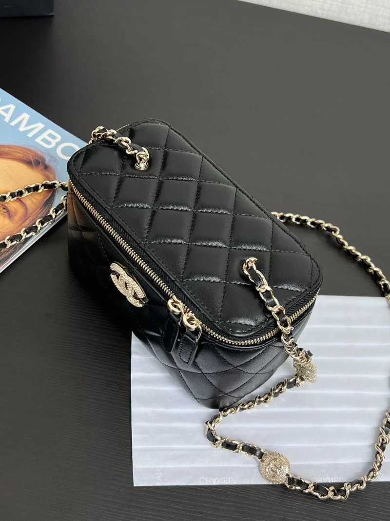 Tailored Chanel Cosmetic Bags 55110