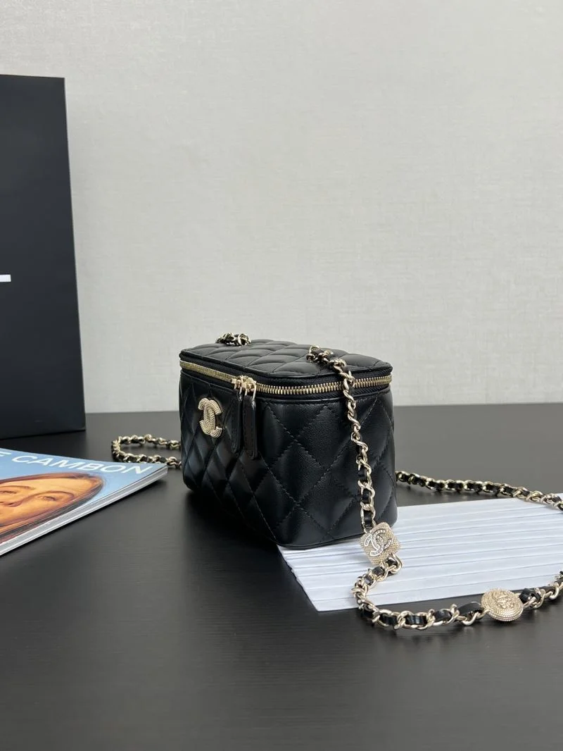 Tailored Chanel Cosmetic Bags 55110