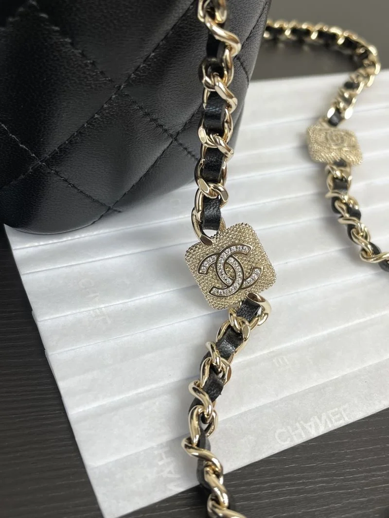 Tailored Chanel Cosmetic Bags 55110
