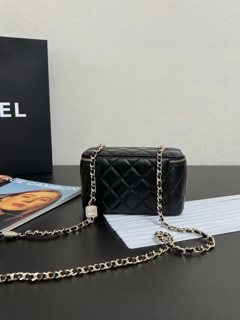 Tailored Chanel Cosmetic Bags 55110