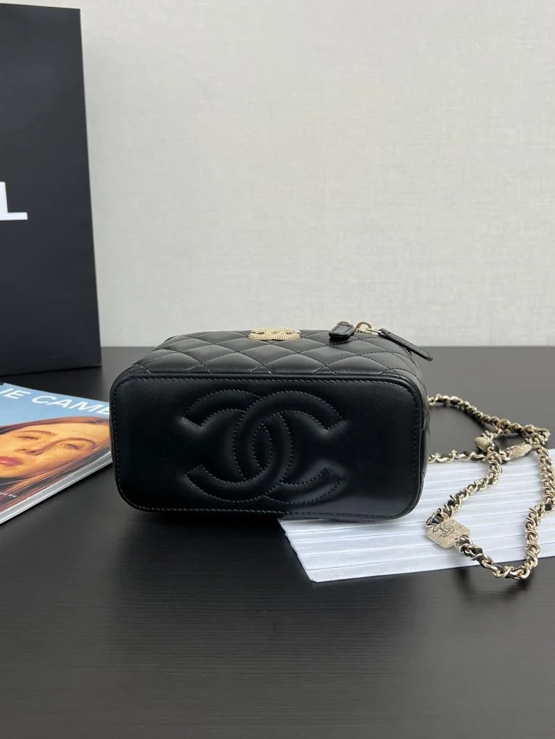 Tailored Chanel Cosmetic Bags 55110