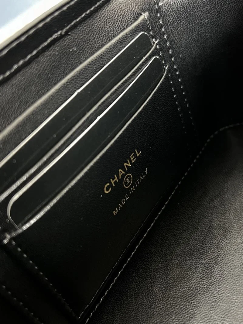 Tailored Chanel Cosmetic Bags 55110