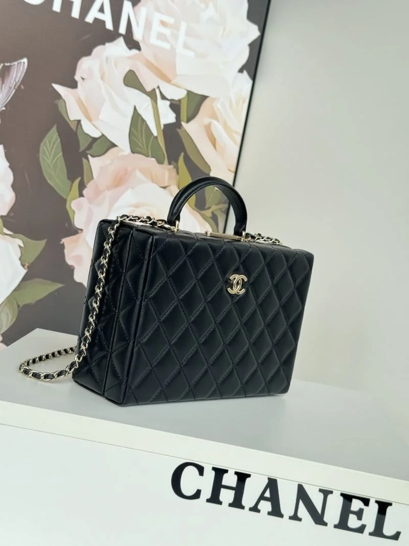Chanel Cosmetic Bags Attractive 55100