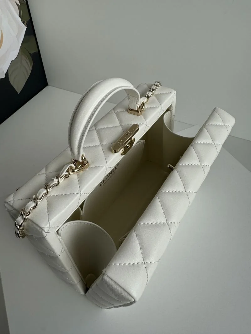 WellDesigned Chanel Cosmetic Bags 55103