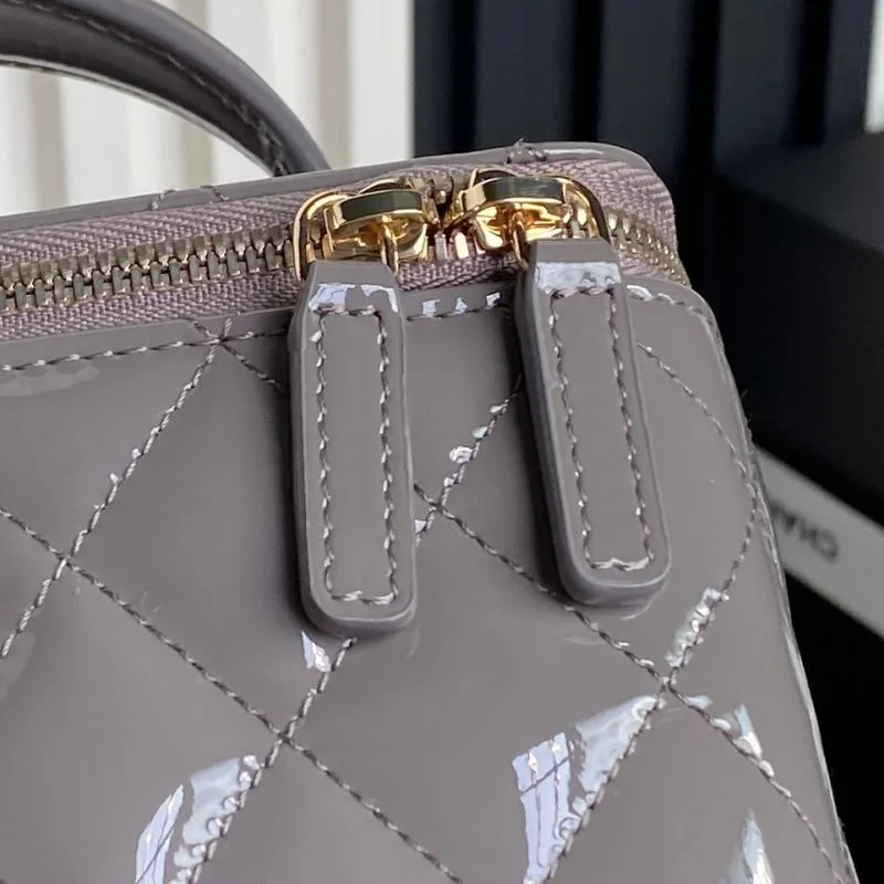 Neat Chanel Cosmetic Bags 55101