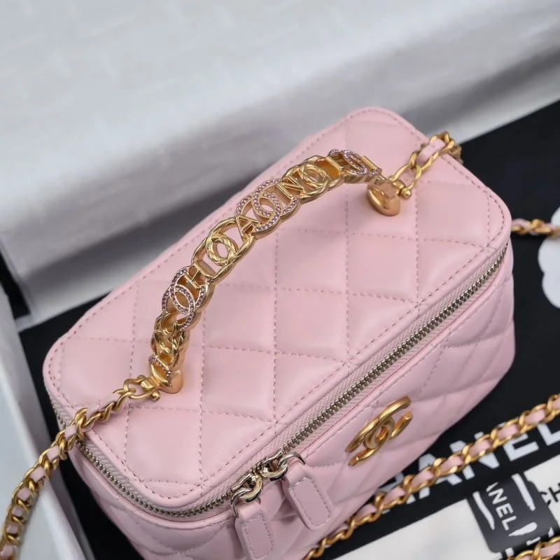 Comfortable Chanel Cosmetic Bags 55065