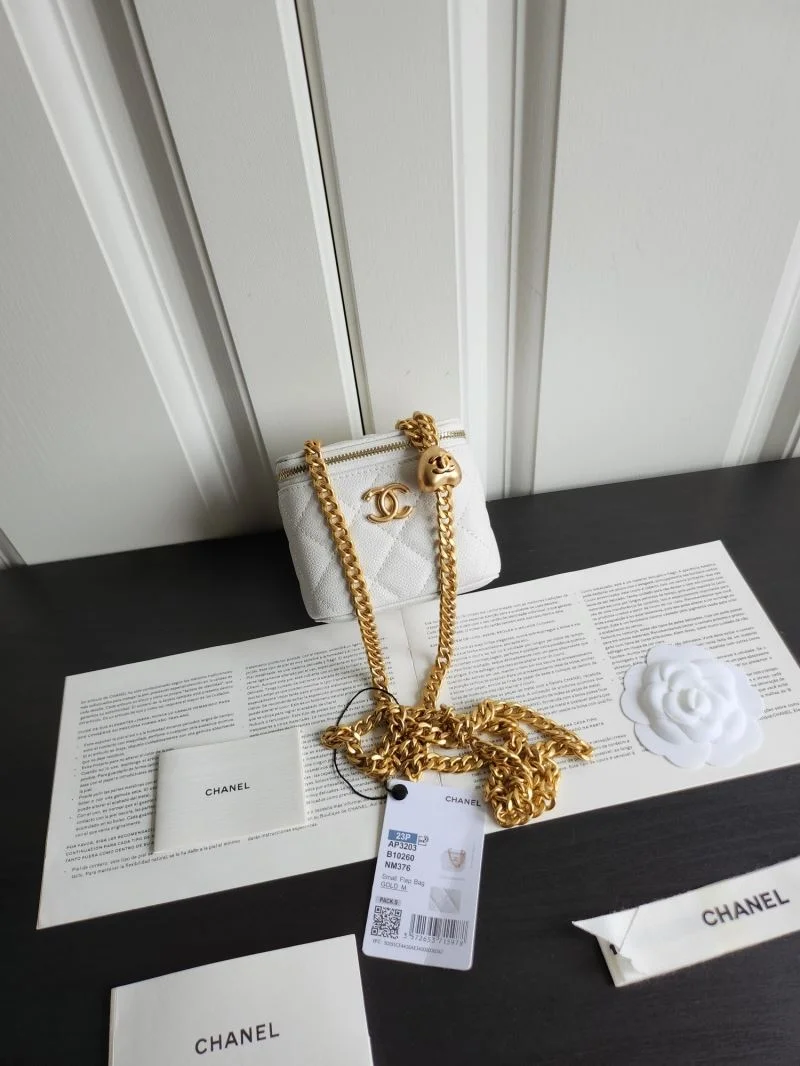 Fashionable Chanel Cosmetic Bags 55056
