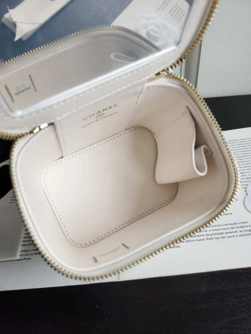 Fashionable Chanel Cosmetic Bags 55056