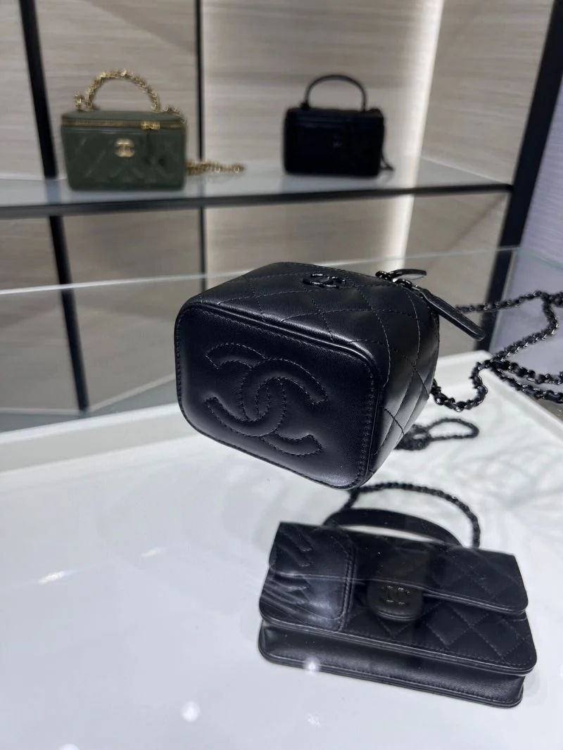 HighPerformance Chanel Cosmetic Bags 55061