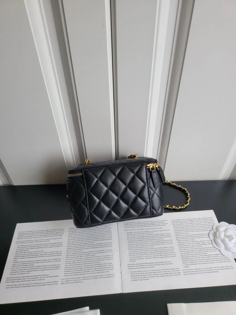 Chanel Cosmetic Bags FreshLook 55054