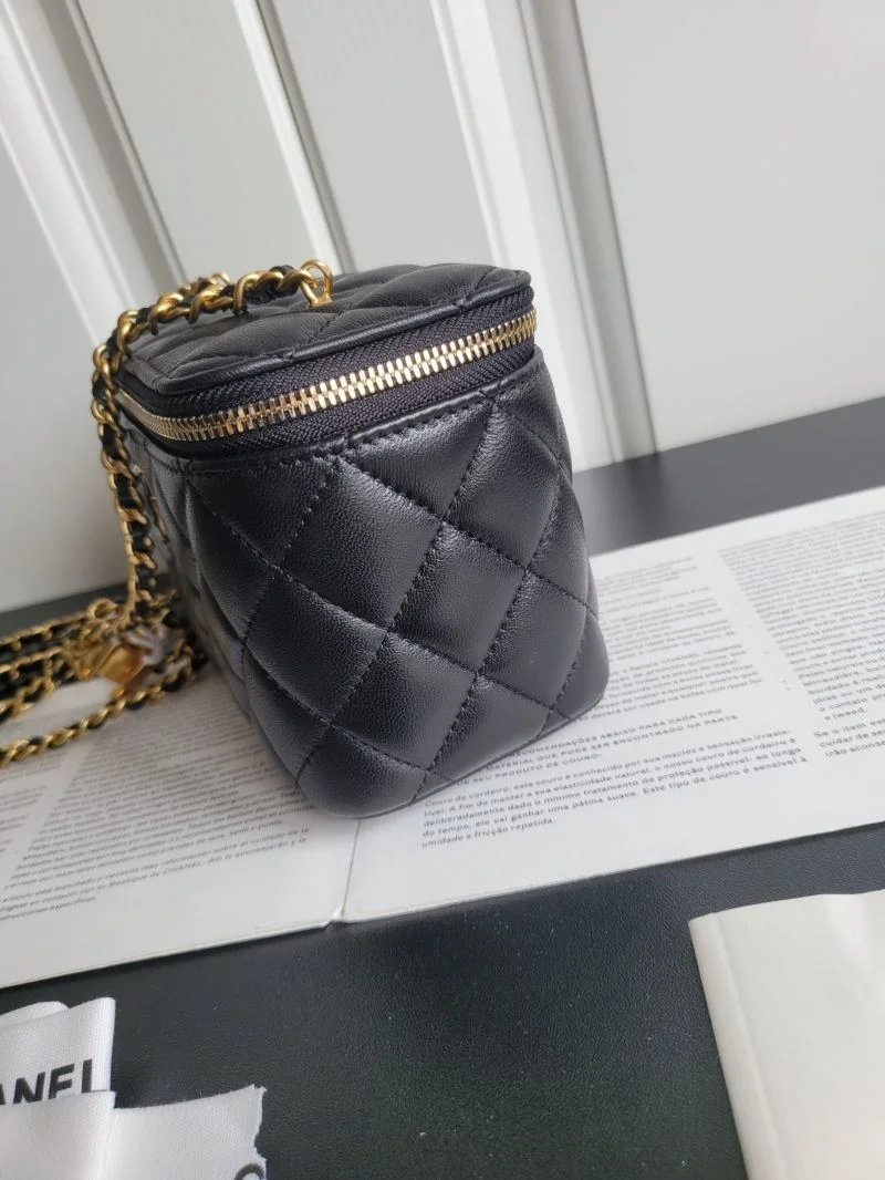 Chanel Cosmetic Bags FreshLook 55054