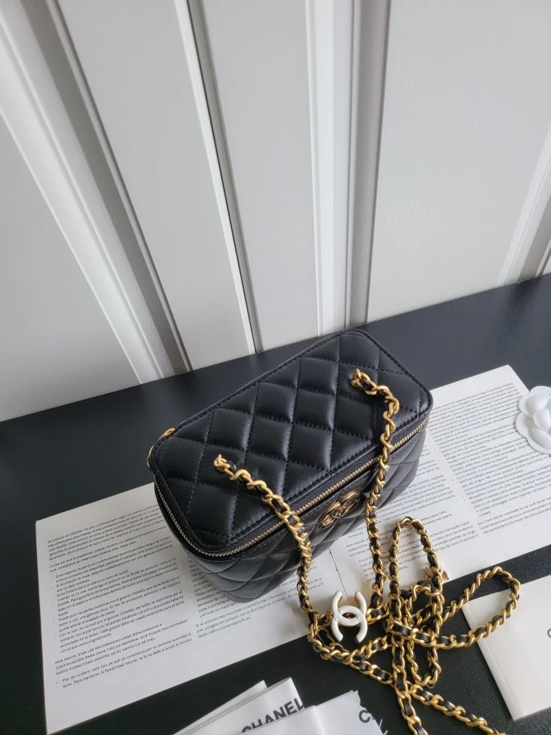 Chanel Cosmetic Bags FreshLook 55054