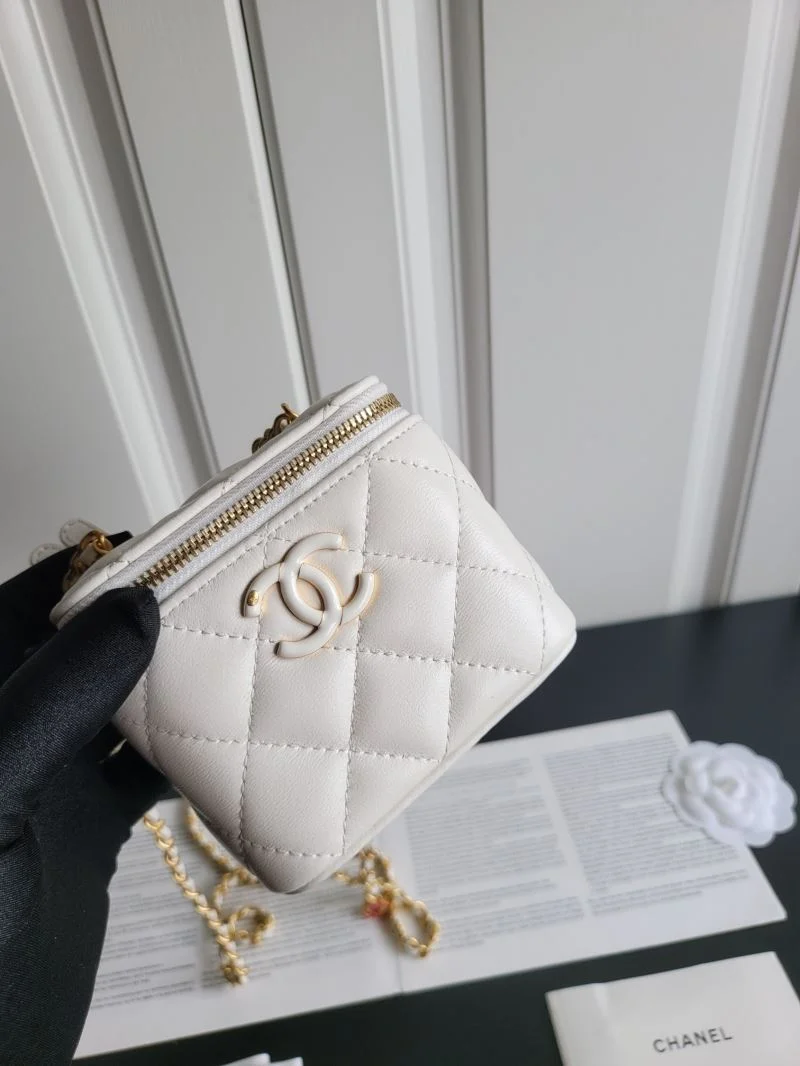 Chanel Cosmetic Bags Durable 55051