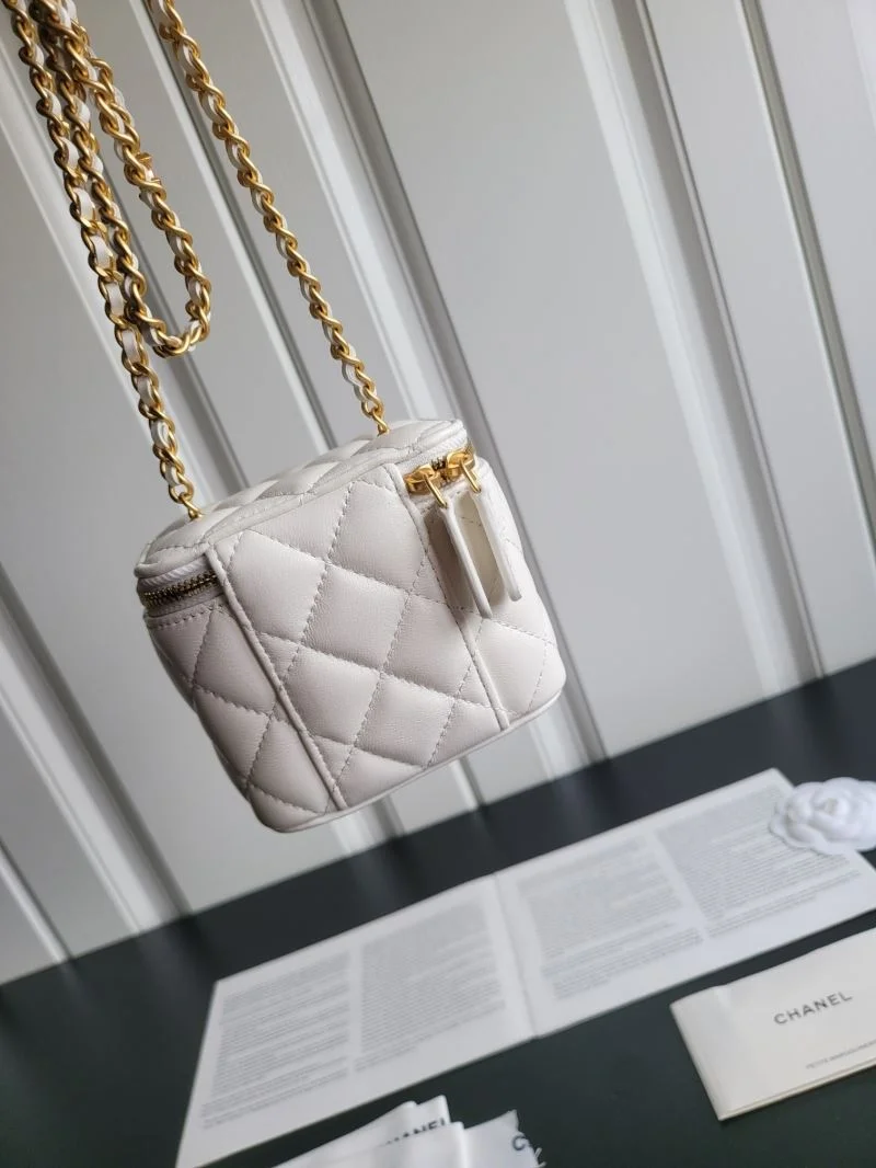 Chanel Cosmetic Bags Durable 55051