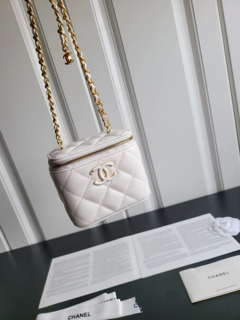 Chanel Cosmetic Bags Durable 55051