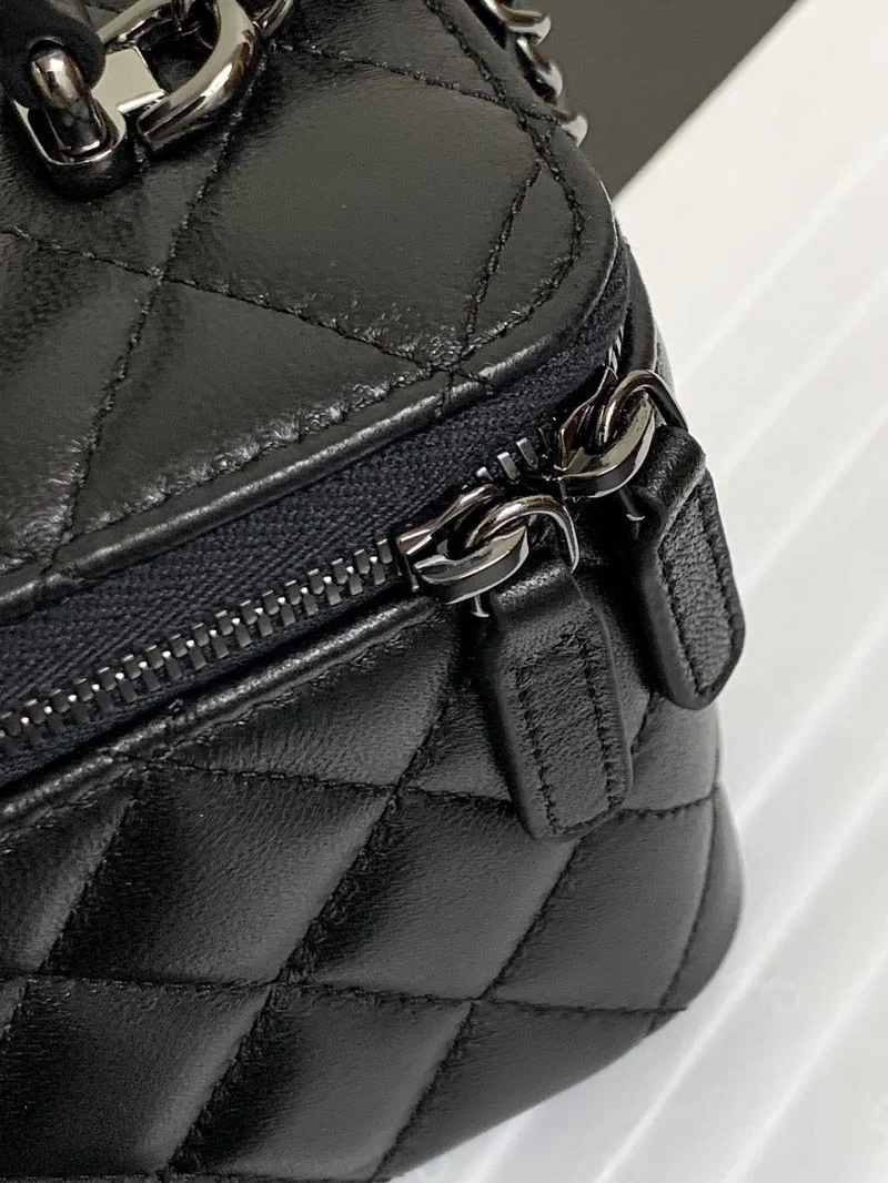 Chanel Cosmetic Bags Stylish 55044