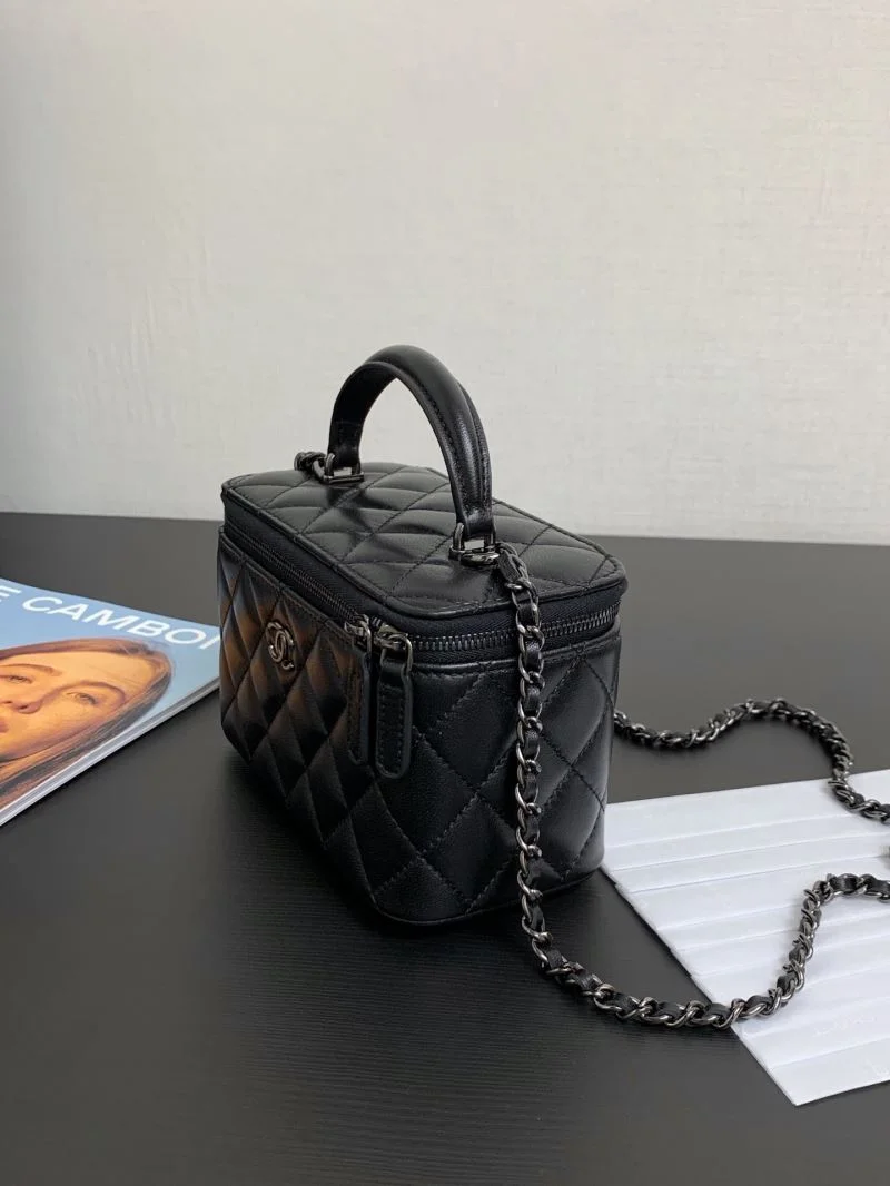 Chanel Cosmetic Bags Stylish 55044