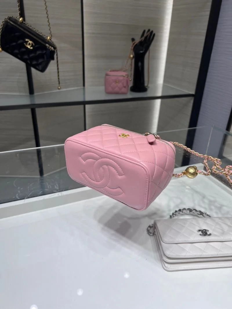 WaterResistant Chanel Cosmetic Bags 55033