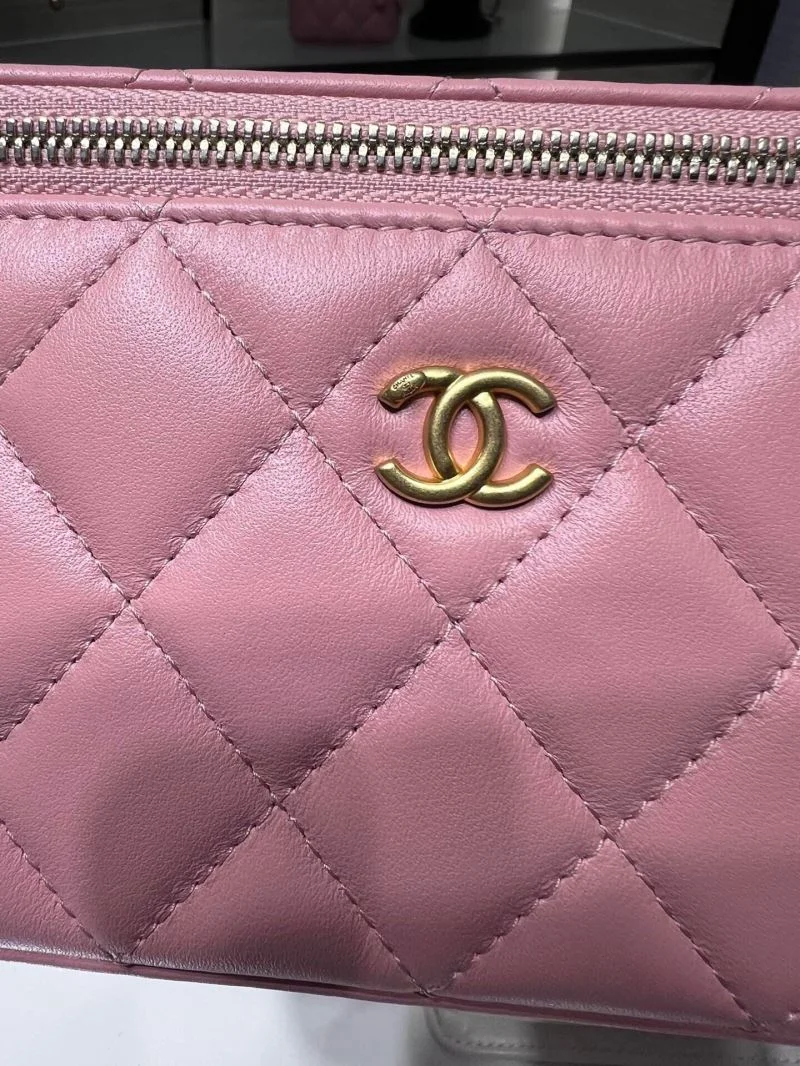 WaterResistant Chanel Cosmetic Bags 55033