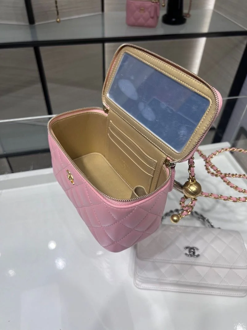 WaterResistant Chanel Cosmetic Bags 55033