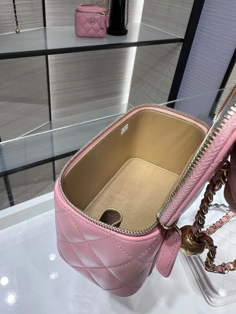 WaterResistant Chanel Cosmetic Bags 55033