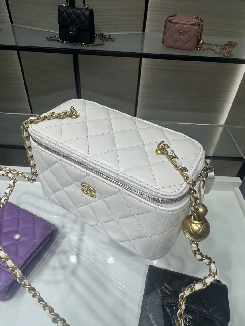 Chanel Cosmetic Bags Elegant 55029