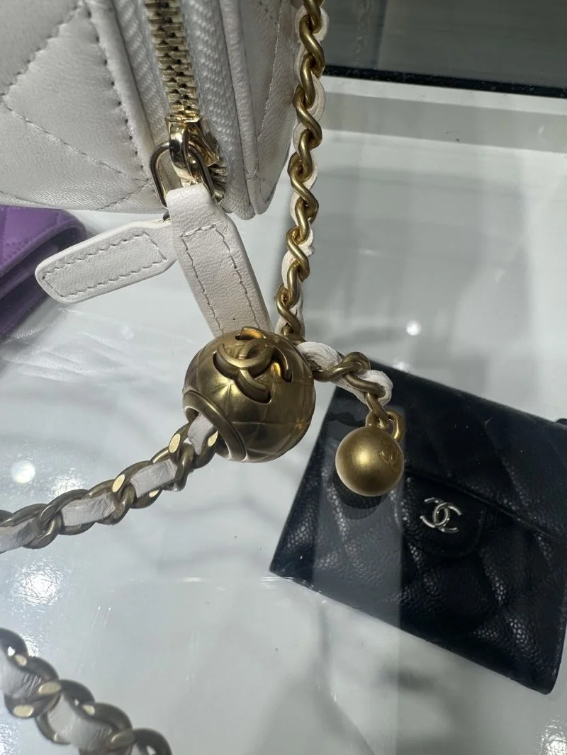 Chanel Cosmetic Bags Elegant 55029