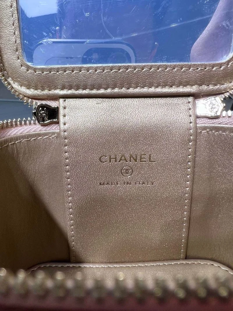 Elegant Chanel Cosmetic Bags 55027