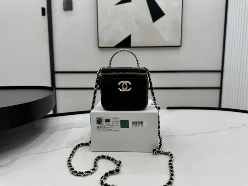 Chanel Cosmetic Bags Resilient 55038