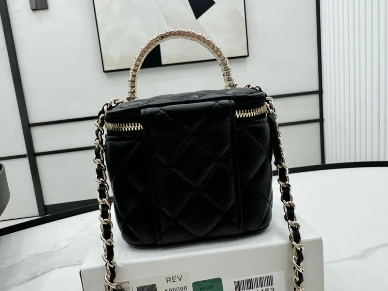 Chanel Cosmetic Bags Resilient 55038