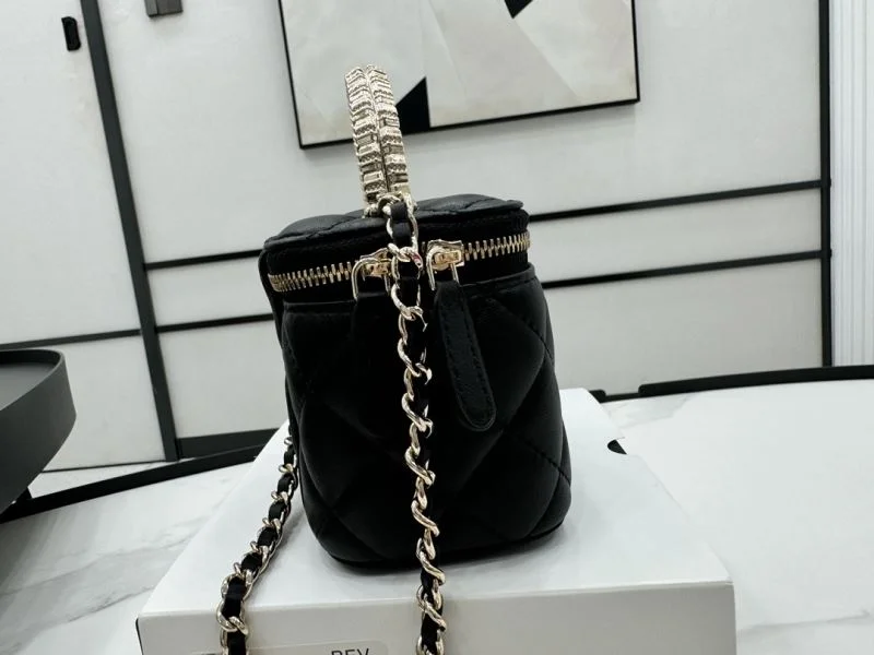 Chanel Cosmetic Bags Resilient 55038