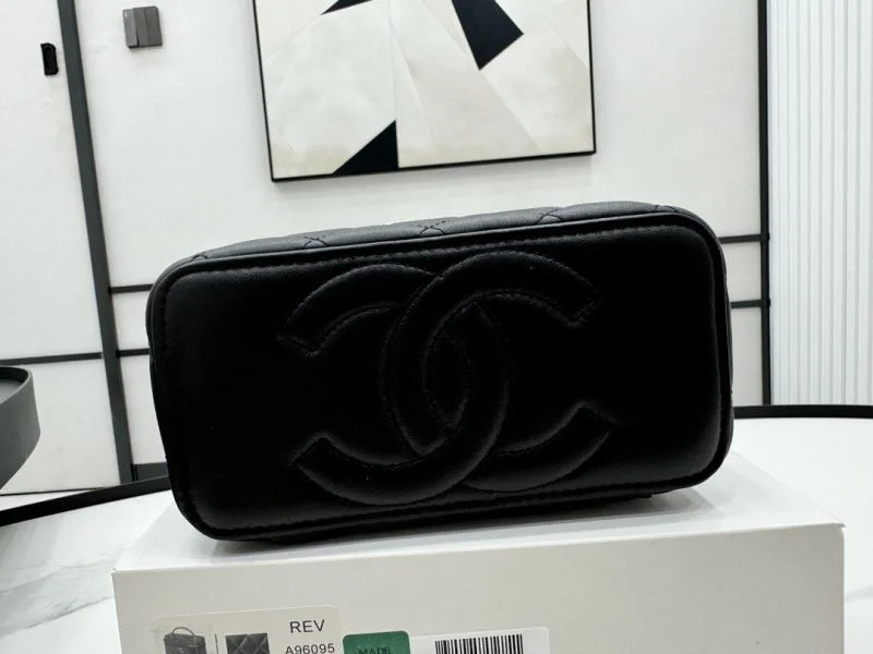 Chanel Cosmetic Bags Effortless 55016