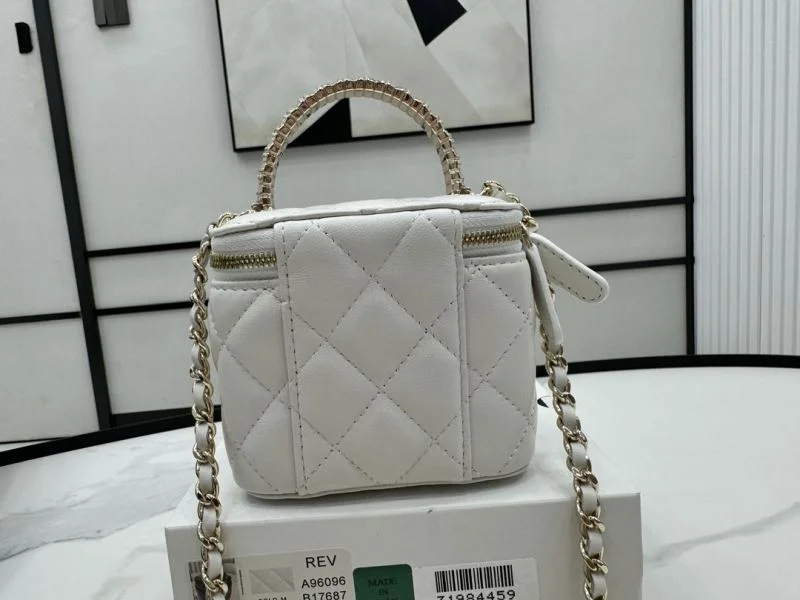 Contemporary Chanel Cosmetic Bags 55026