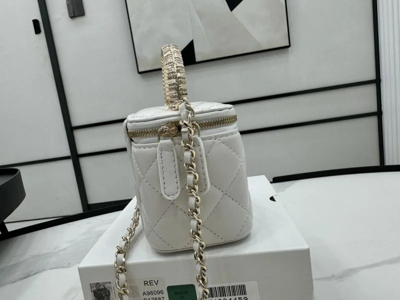 Contemporary Chanel Cosmetic Bags 55026