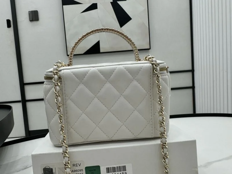 Chanel Cosmetic Bags UrbanChic 55020