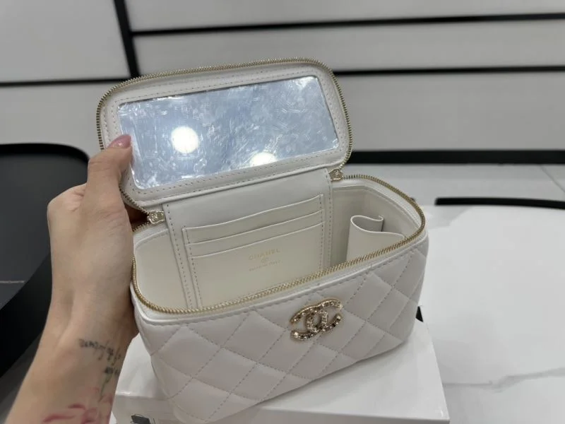 Chanel Cosmetic Bags UrbanChic 55020