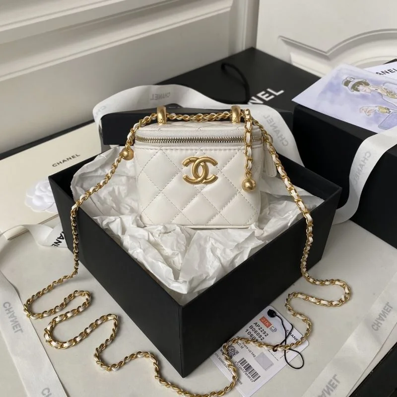 Chic Chanel Cosmetic Bags 55024