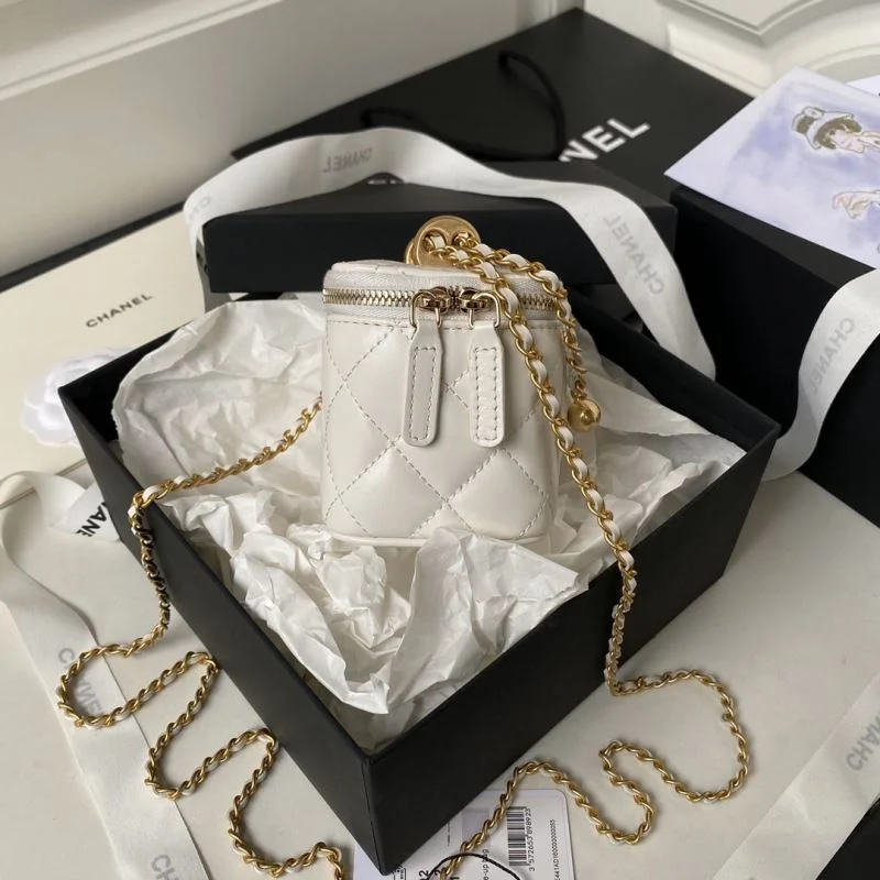 Chic Chanel Cosmetic Bags 55024