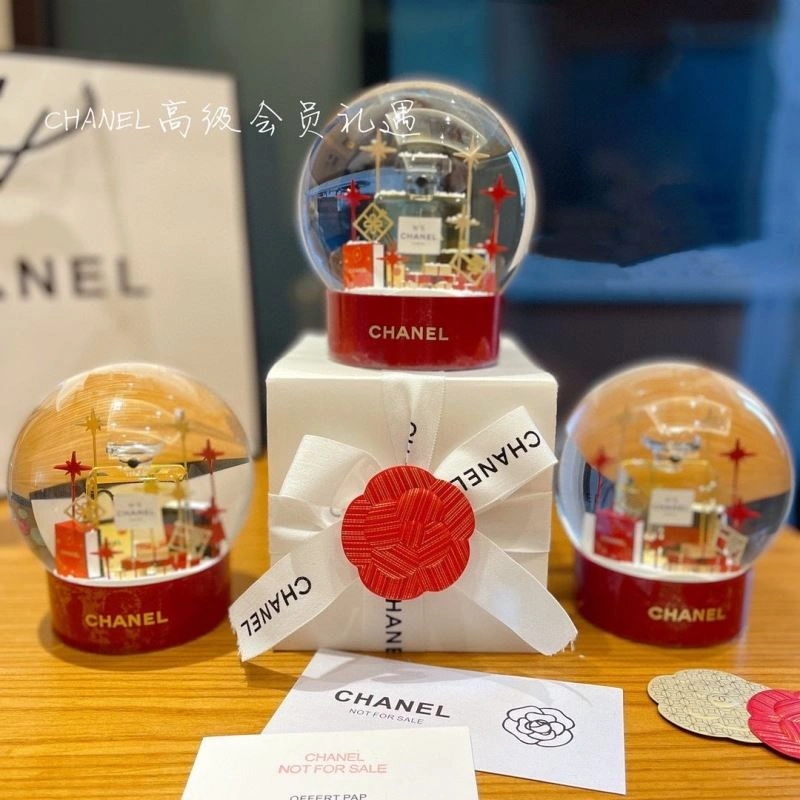 Bright Chanel Crystal Balls 262730