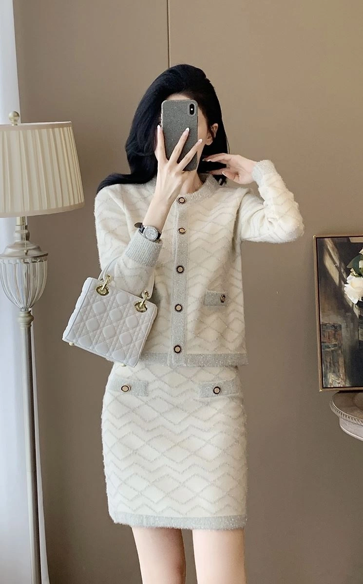 Chanel Dress Suits Resilient 111447