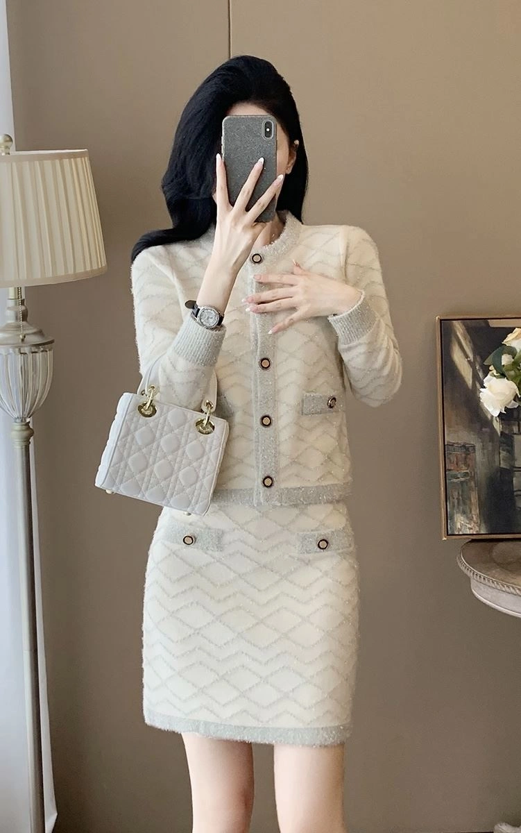 Chanel Dress Suits Resilient 111447