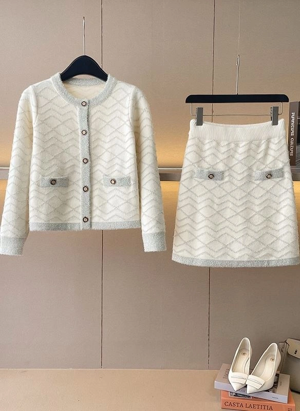 Chanel Dress Suits Resilient 111447