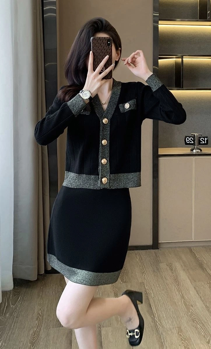 Versatile Chanel Dress Suits 111443